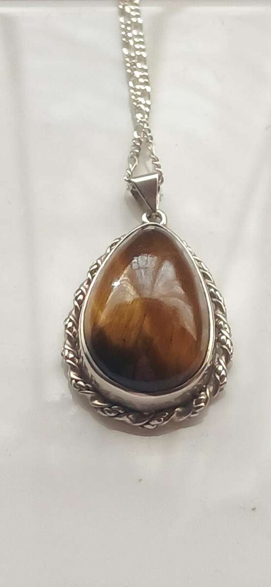 Vintage sterling silver pendant with Tiger eye stone