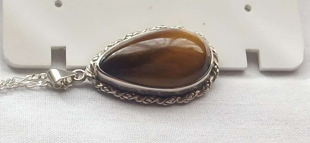 Vintage sterling silver pendant with Tiger eye stone