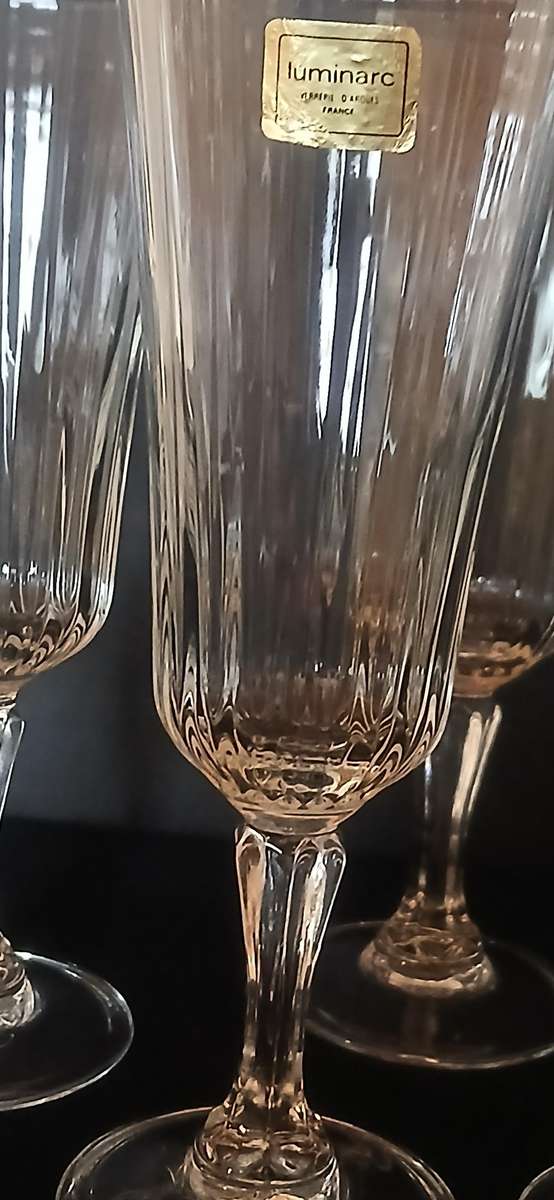 Vintage Luminarc champagne /wine flutes
