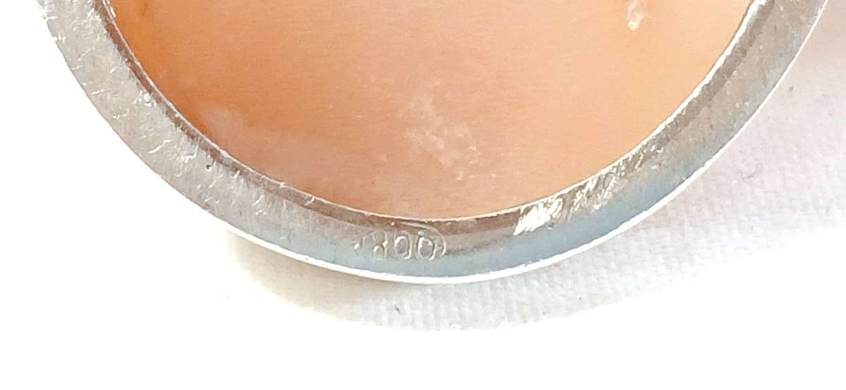 Vintage Cameo pendant on chain