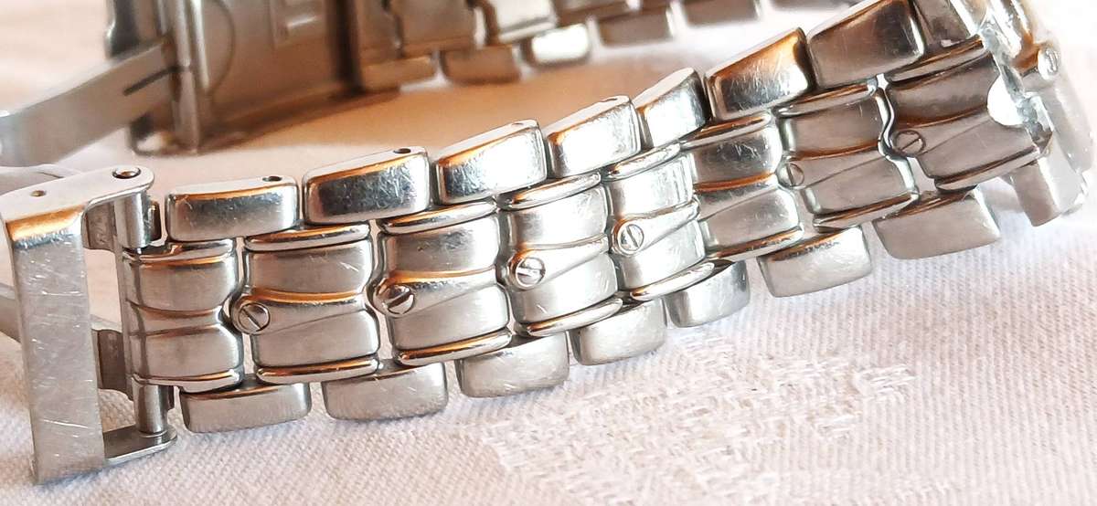 Tissot PR 200 men's quartz watch