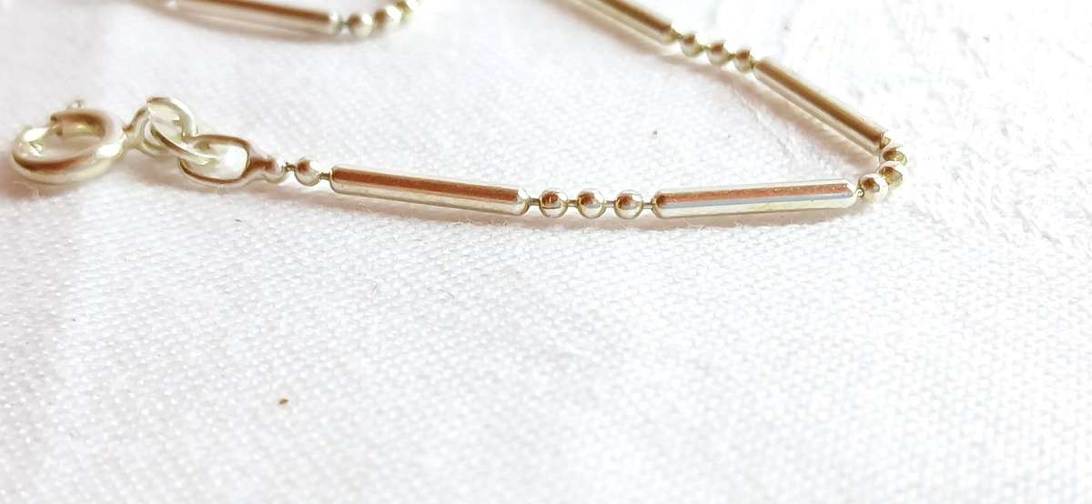 Sterling silver bar and ball necklace