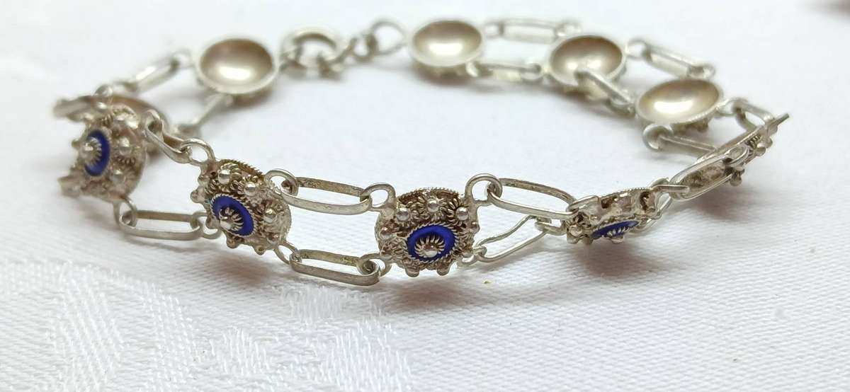 Vintage sterling silver 'flower' bracelet