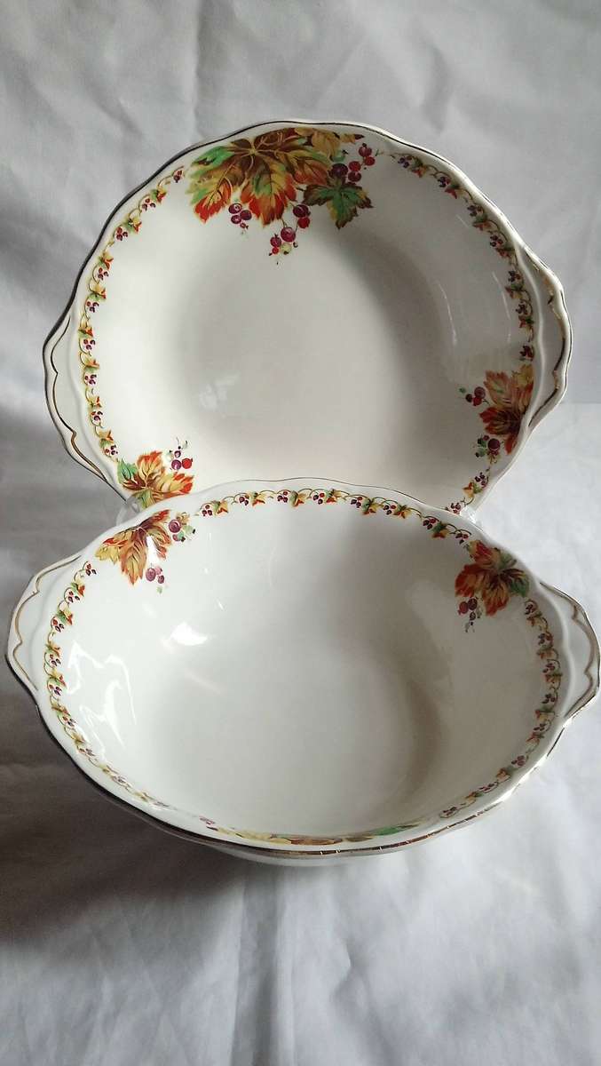 Vintage Grindley Creampetal serving bowl and under plate