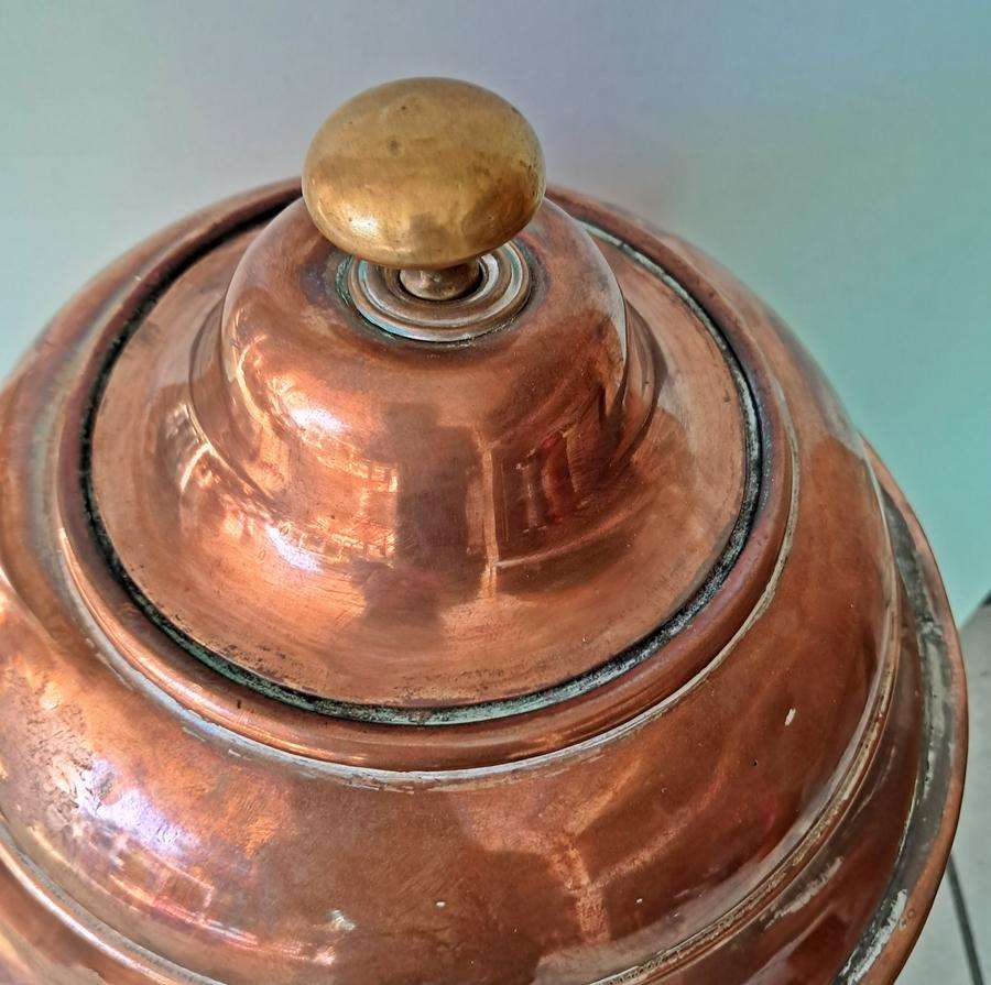 Large vintage copper urn (konfoor)