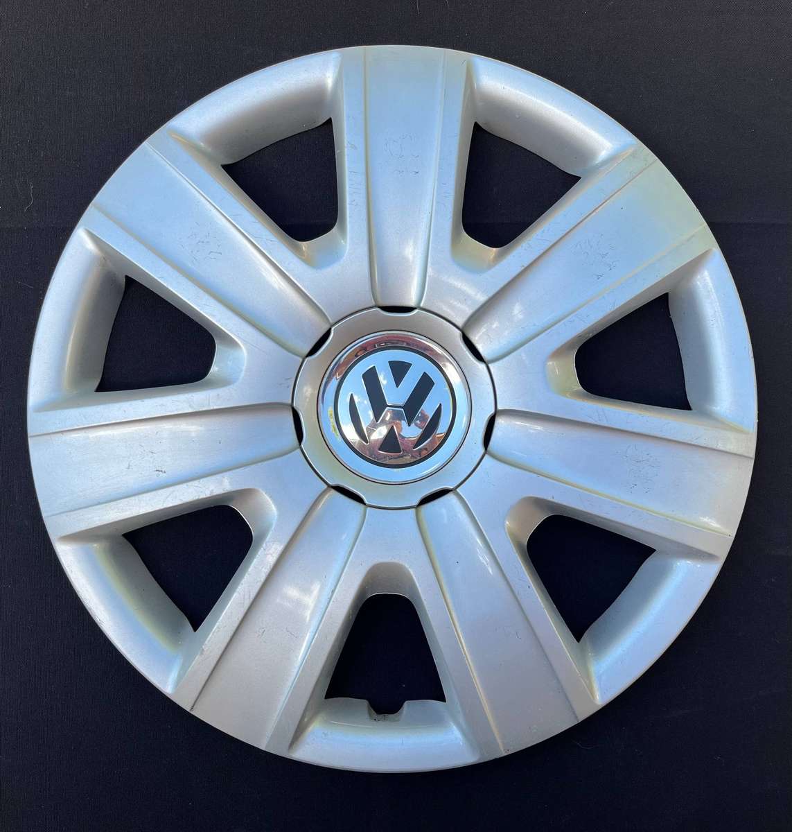 VW  Hubcap