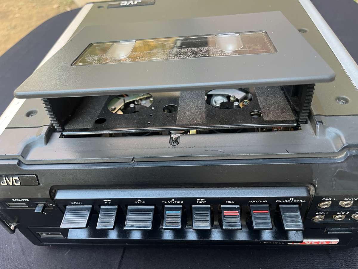 JVC PORTABLE VCR RECORDER. NOT TESTED.
