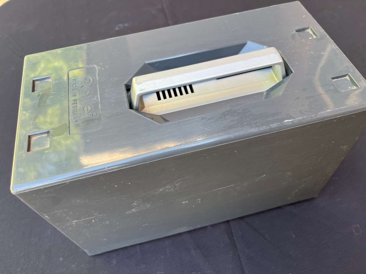 Rollei P8 SN Film projector. NOT TESTED, NO POWER CABLE.