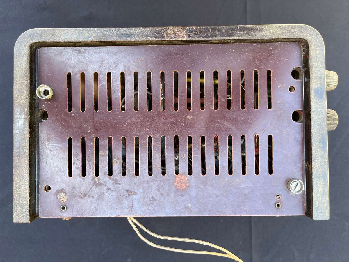 Antique PHILIPS valve radio. NOT TESTED