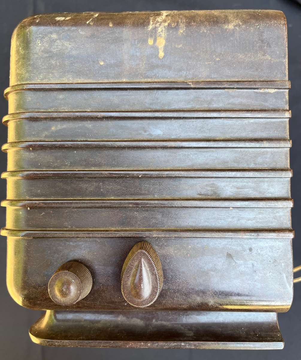 Antique PHILIPS valve radio. NOT TESTED