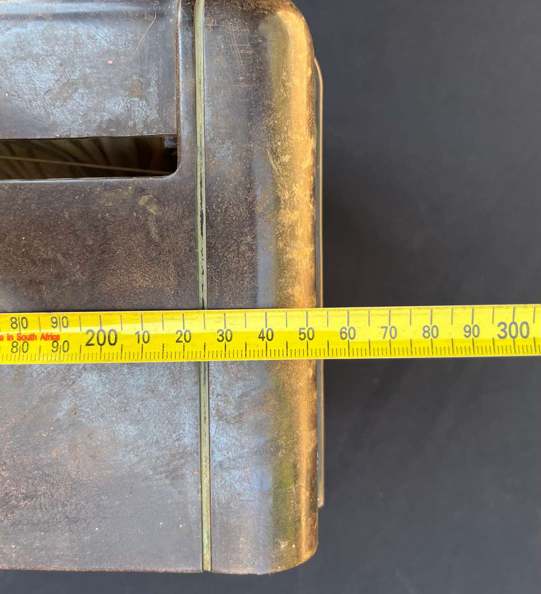 Antique PHILIPS valve radio. NOT TESTED