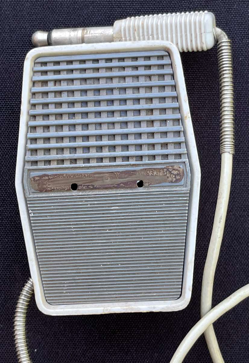 Vintage SONY TAPECORDER with headset. NOT TESTED. Weigh 11.5 kg.