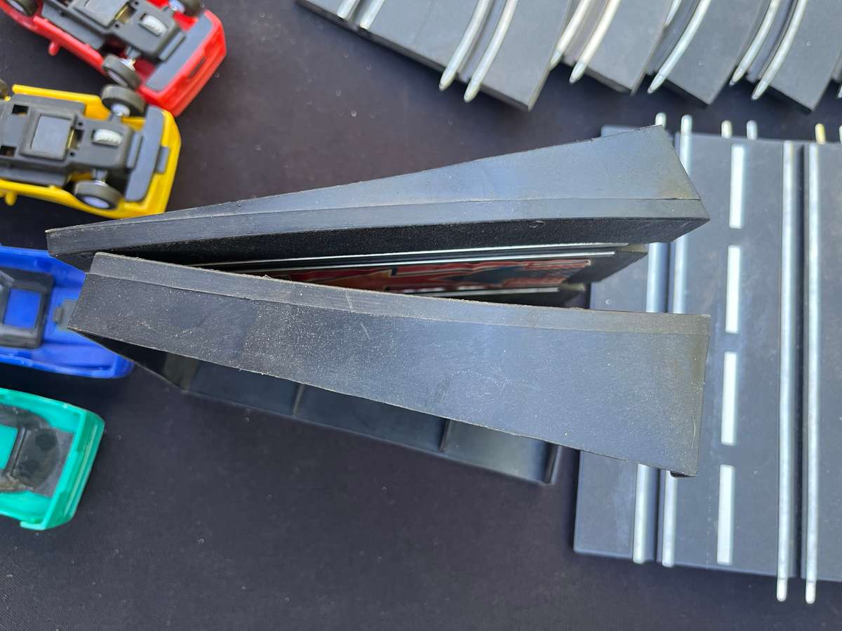 Slot cars and tracks