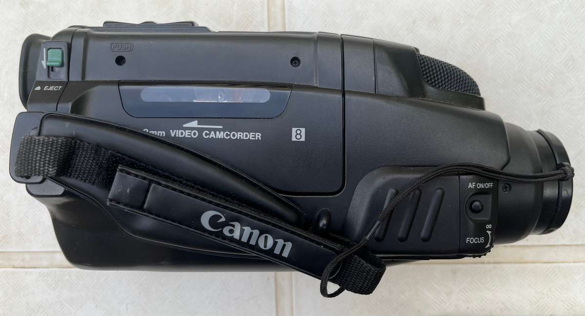 CANON UC3000 8mm video camera. NOT TESTED