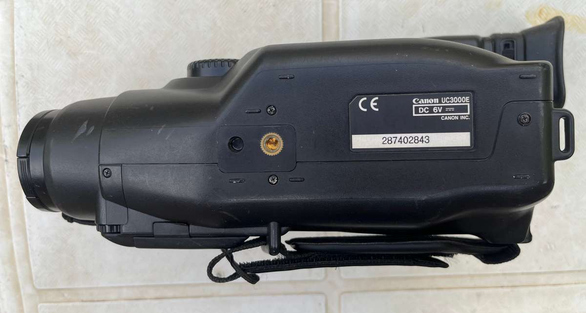 CANON UC3000 8mm video camera. NOT TESTED