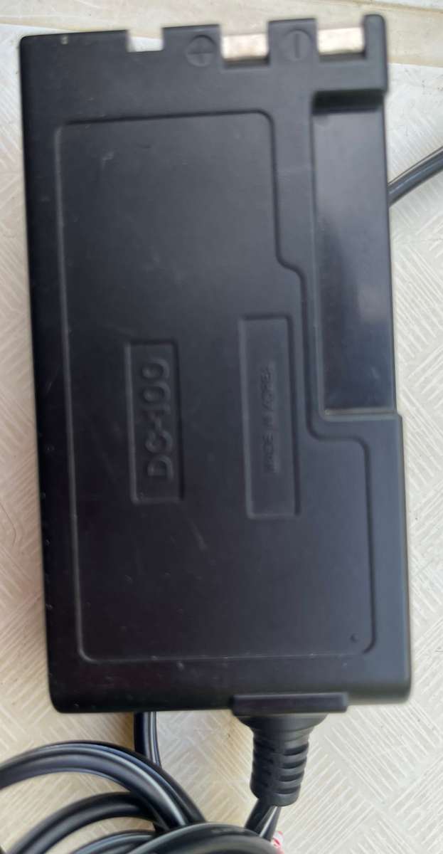 CANON UC3000 8mm video camera. NOT TESTED