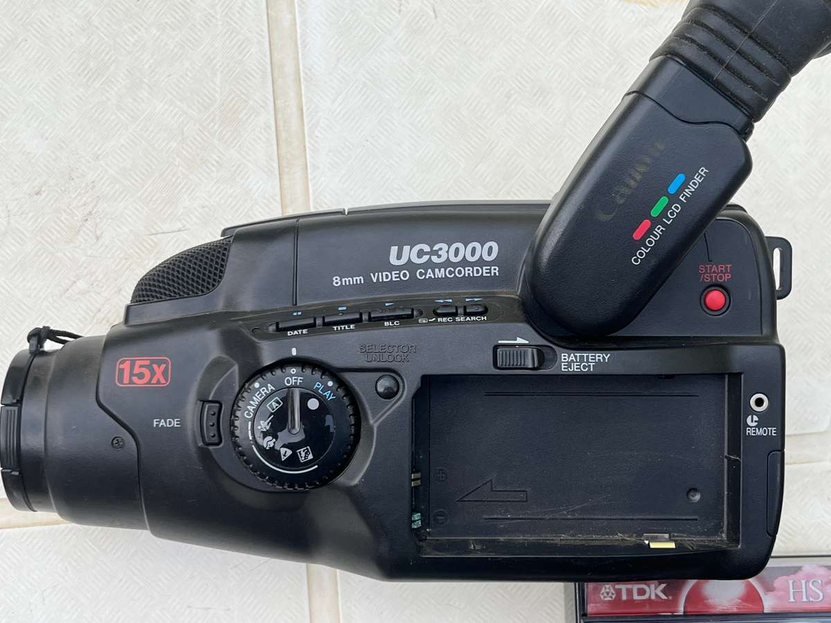CANON UC3000 8mm video camera. NOT TESTED