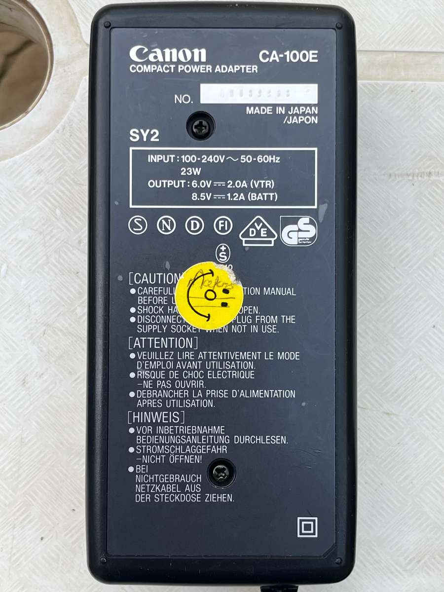 CANON UC3000 8mm video camera. NOT TESTED