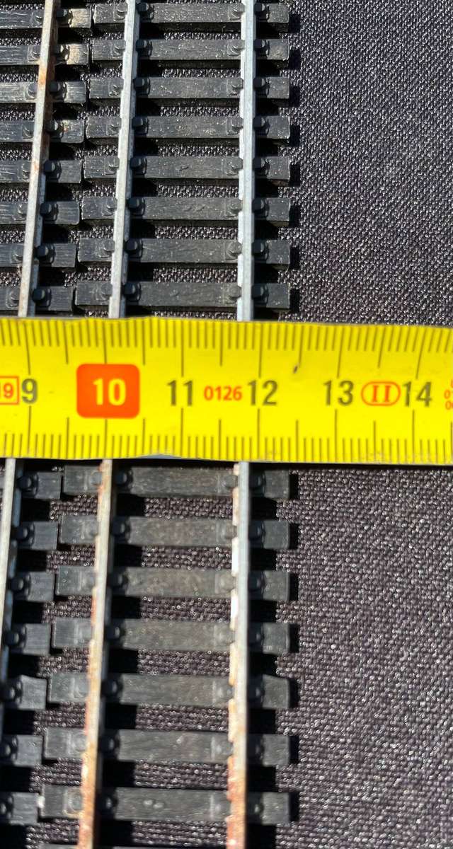 Model train tracks