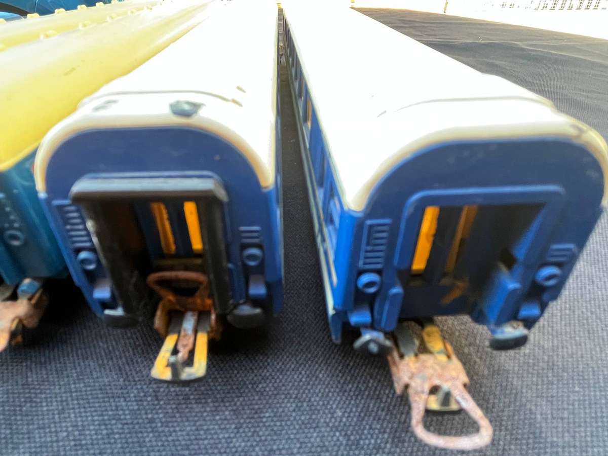 LIMA Rolling stock. Locos not working.