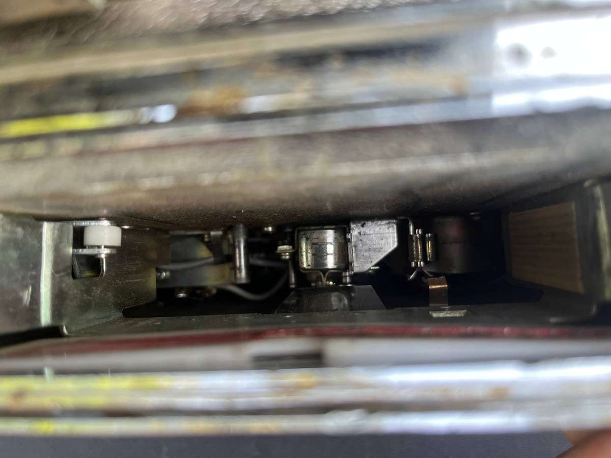 8 Track tape player, brand unknown, NOT WORKING, for spares or repair.