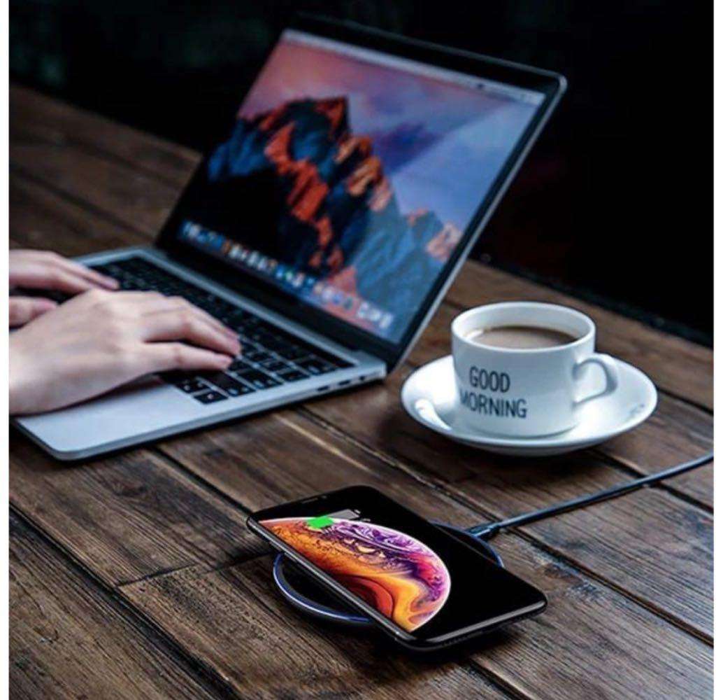 Fast Charging Wireless Charger - Black