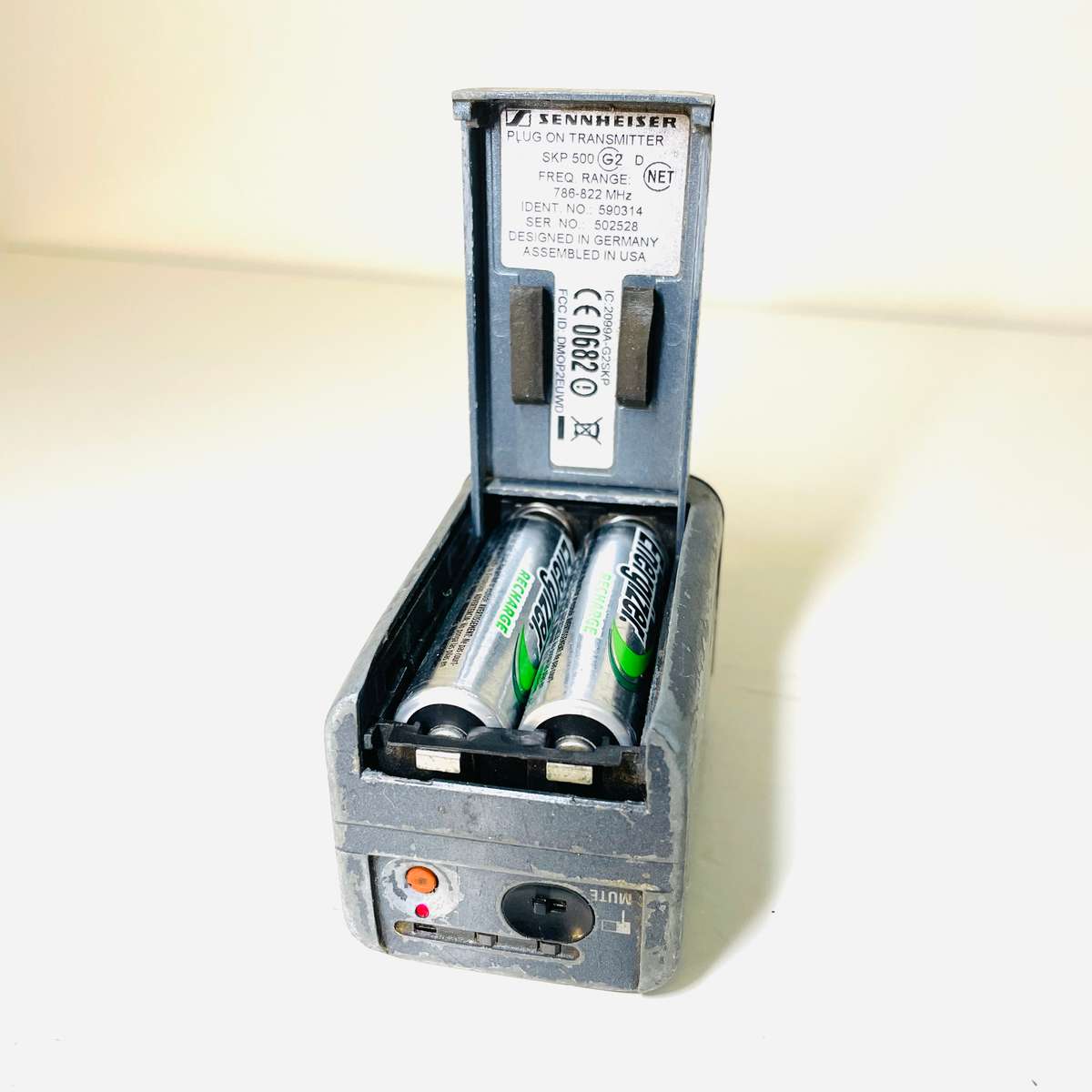 Sennhiser Wireless Professional Microphone equipment and wired Microphone.