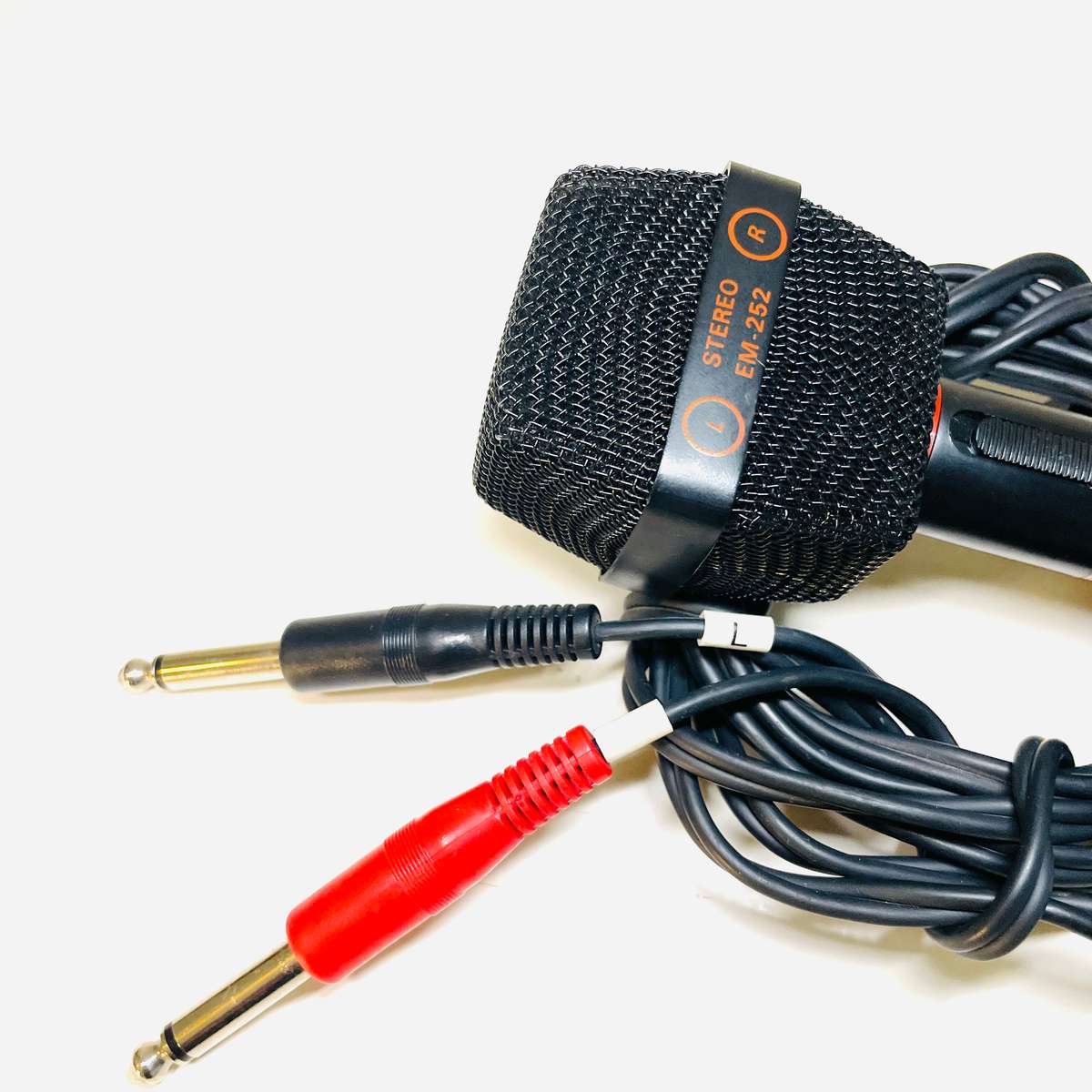 Sennhiser Wireless Professional Microphone equipment and wired Microphone.