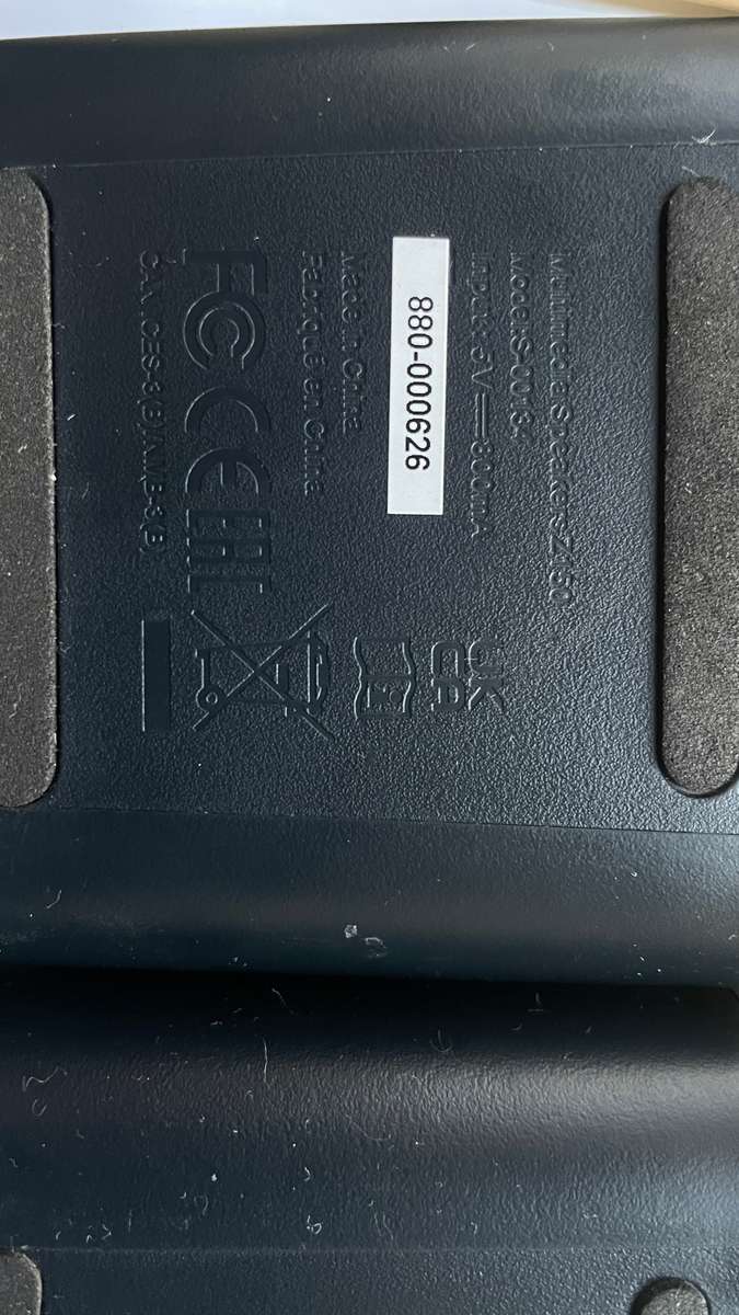 Logitech Z150 Compact Multimedia Stereo Speakers, Integrated Controls,6W ( Great condition )