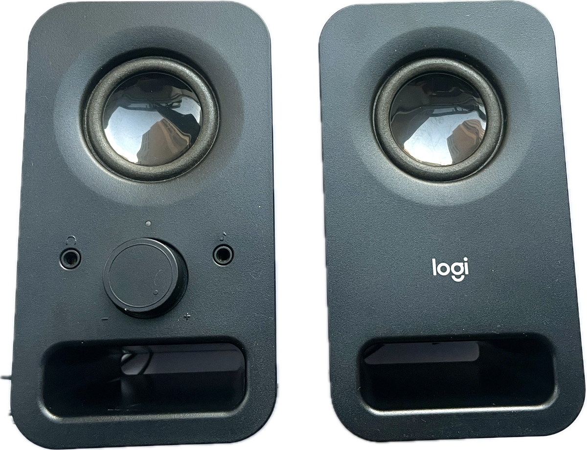 Logitech Z150 Compact Multimedia Stereo Speakers, Integrated Controls,6W ( Great condition )