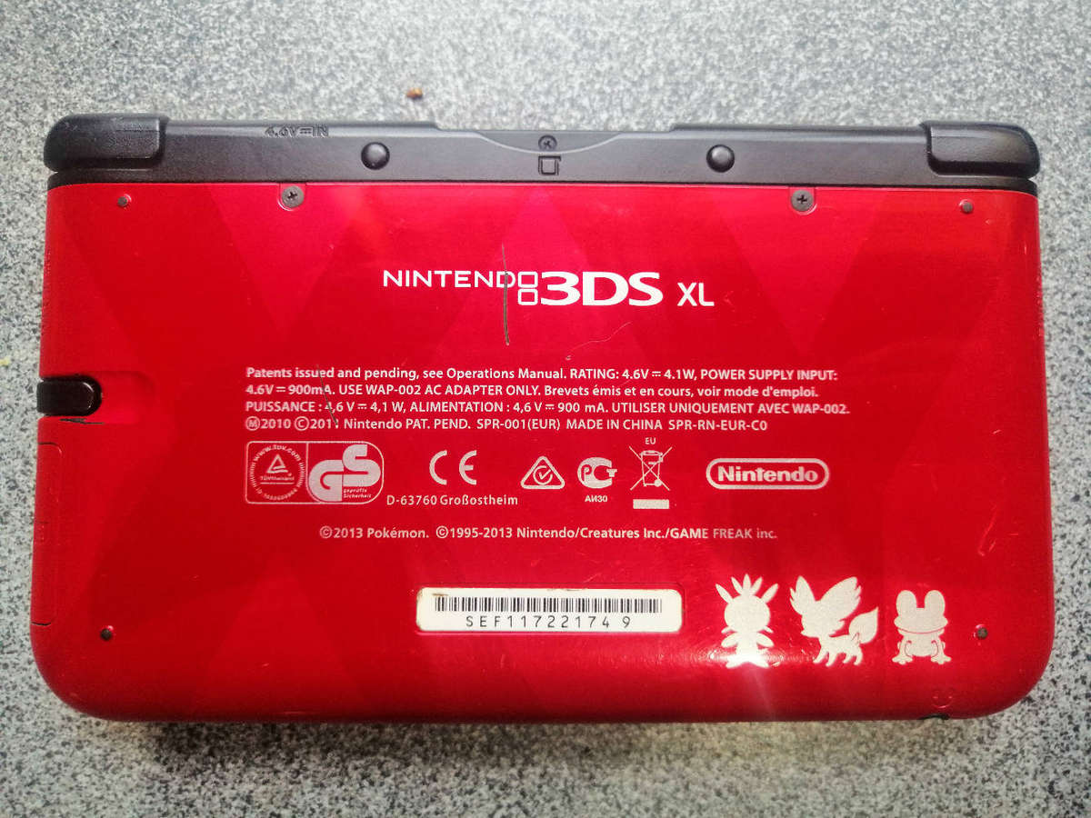 Nintendo Pokémon X & Y Limited Edition 3 DS XL (Red)