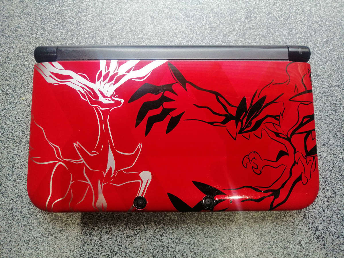 Nintendo Pokémon X & Y Limited Edition 3 DS XL (Red)