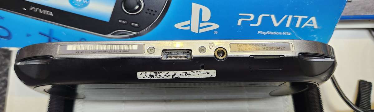 PlayStation Vita (PCH-1004) - FIFA 13 Bundle with Little Big Planet