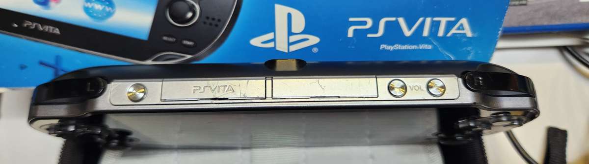 PlayStation Vita (PCH-1004) - FIFA 13 Bundle with Little Big Planet