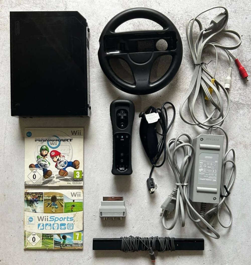 Nintendo wii- Mario Kart Bundle with Original Box