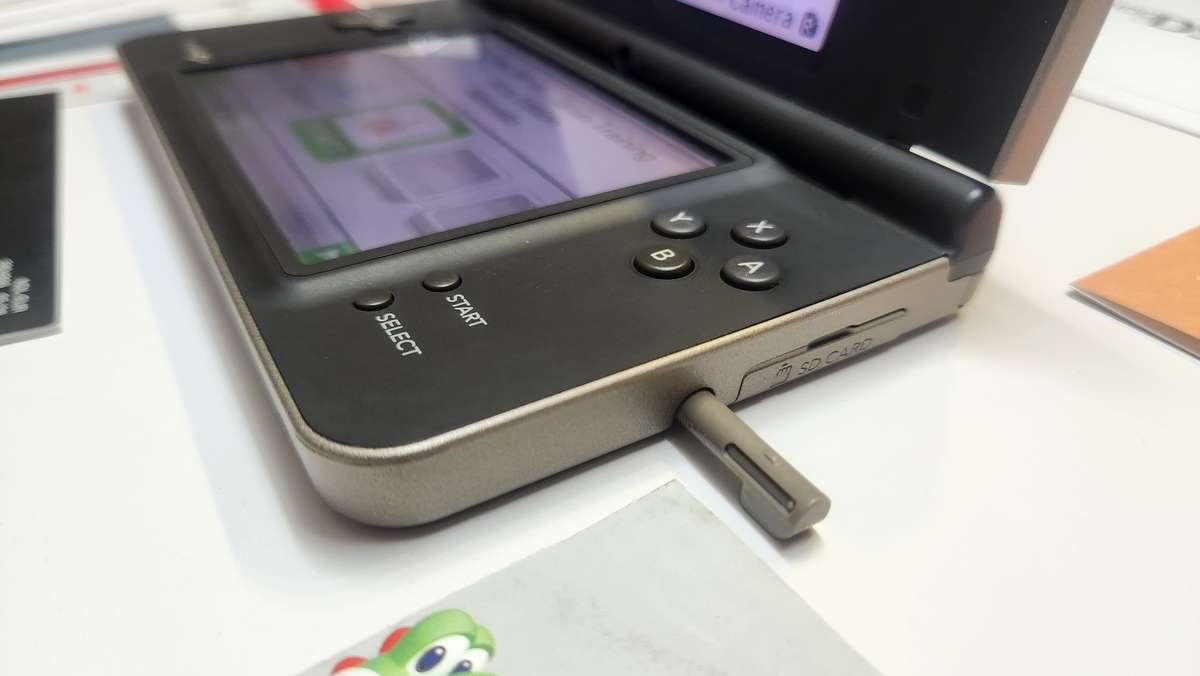 Nintendo DSi XL - Dark Brown (CIB)