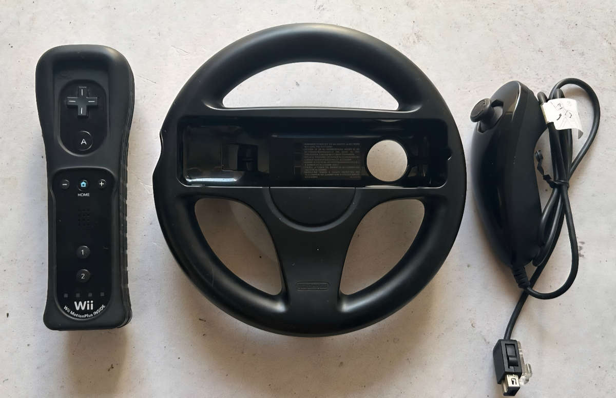 Nintendo wii- Mario Kart Bundle with Original Box