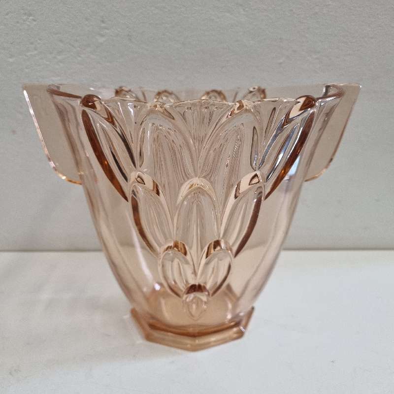 Beautiful Large Vintage Glass Vase with stunning detail