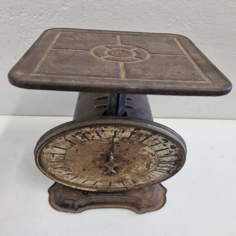 Vintage Metal Scale