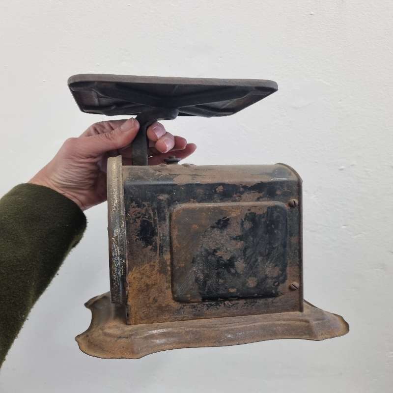 Vintage Metal Scale