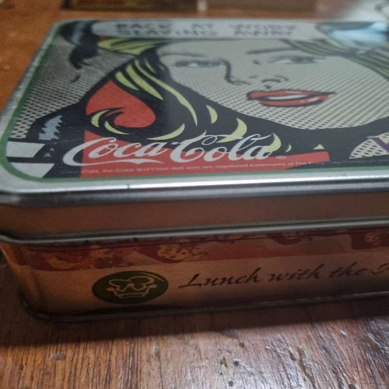 Coca-cola tin