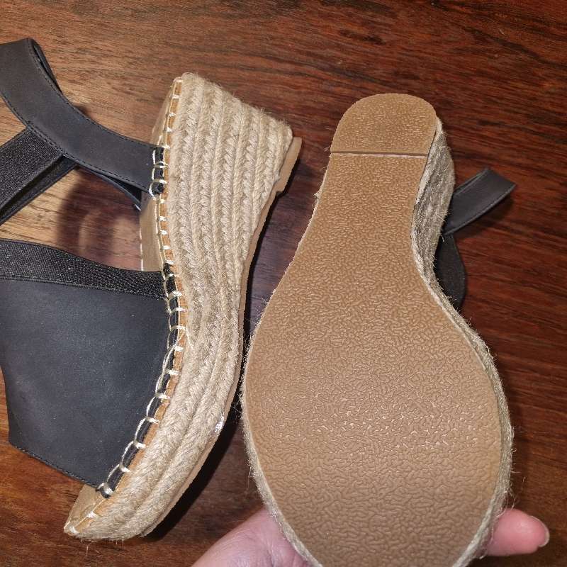 Black wedges - Size 6 - Never worn