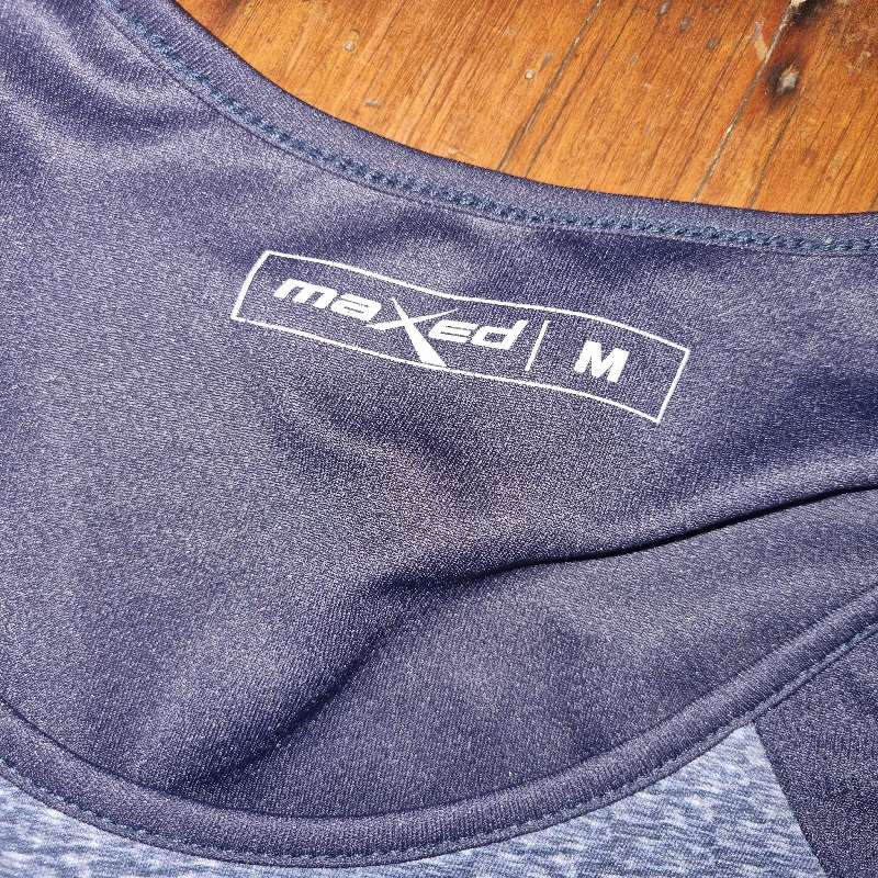 Maxed Fitness top - Size M