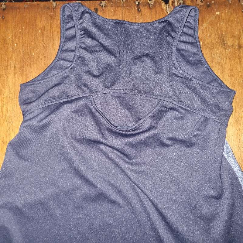 Maxed Fitness top - Size M