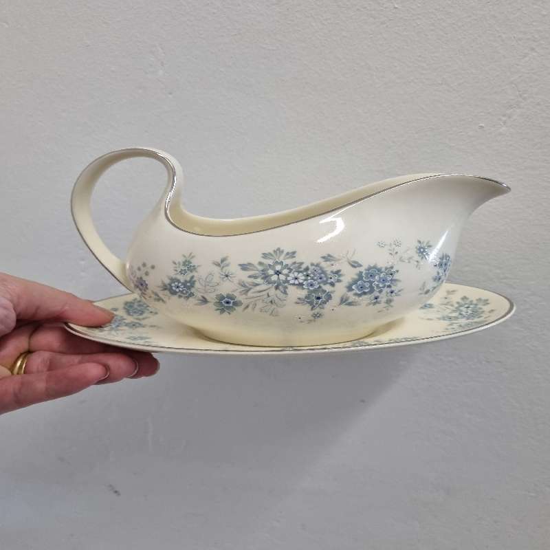 Royal Doulton - The Romance Collection - Sauce Jug and Saucer