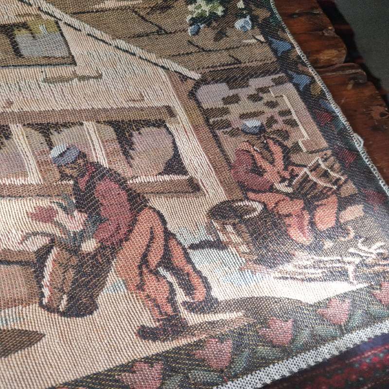 Large Vintage Tapestry - Perfect for Framing - Great condition - Size 90cm x 65cm