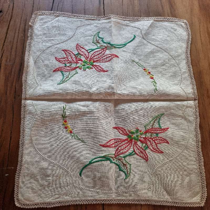 Vintage Embroidered Tea Tray Cloth - Just Beautiful!!