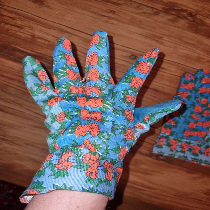 2 Sets of Vintage Garden Gloves with flower detail