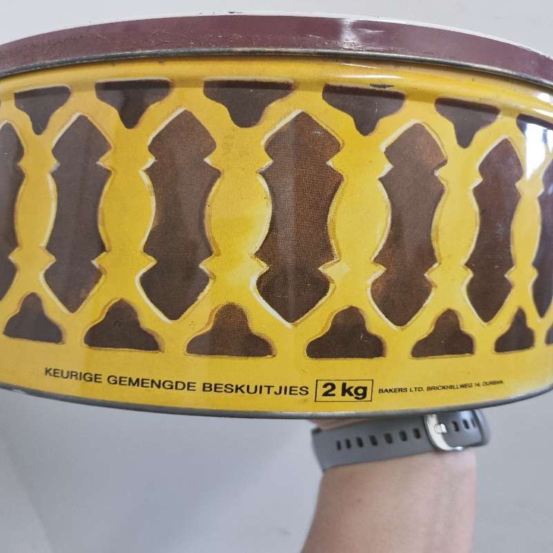Large Vintage Biscuit Tin - Bakers LTD - Good Condition