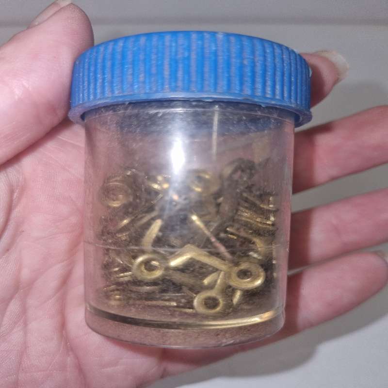 70 x Small Brass Side Hooks - Closure for boxes